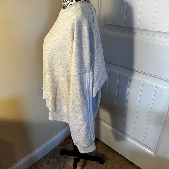 Adidas Sweatshirt NWT - Picture 7 of 10